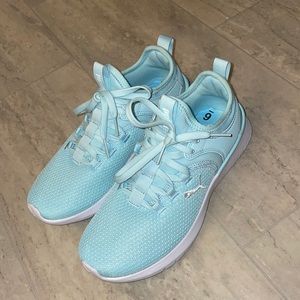 Puma soft foam light blue gym shoes